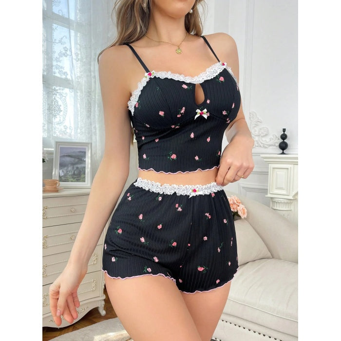 Yumuşak Kumaşlı Çiçekli Şortlu Dantelli Gecelik Takımı, Rahat ve Şık Ev Giyim,Kadın Pijama