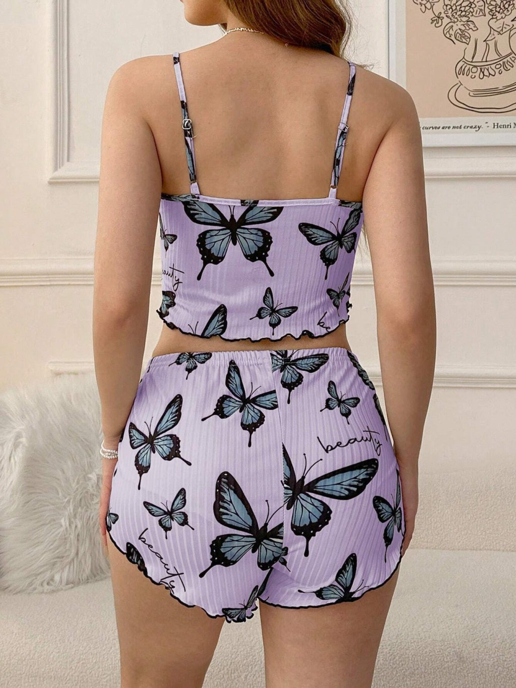 Mor Renk Kelebek Desenli Şortlu Ev Giyim Takımı,Kadın Yazlık Askılı Pijama, Rahat ve Şık Ev Giyim