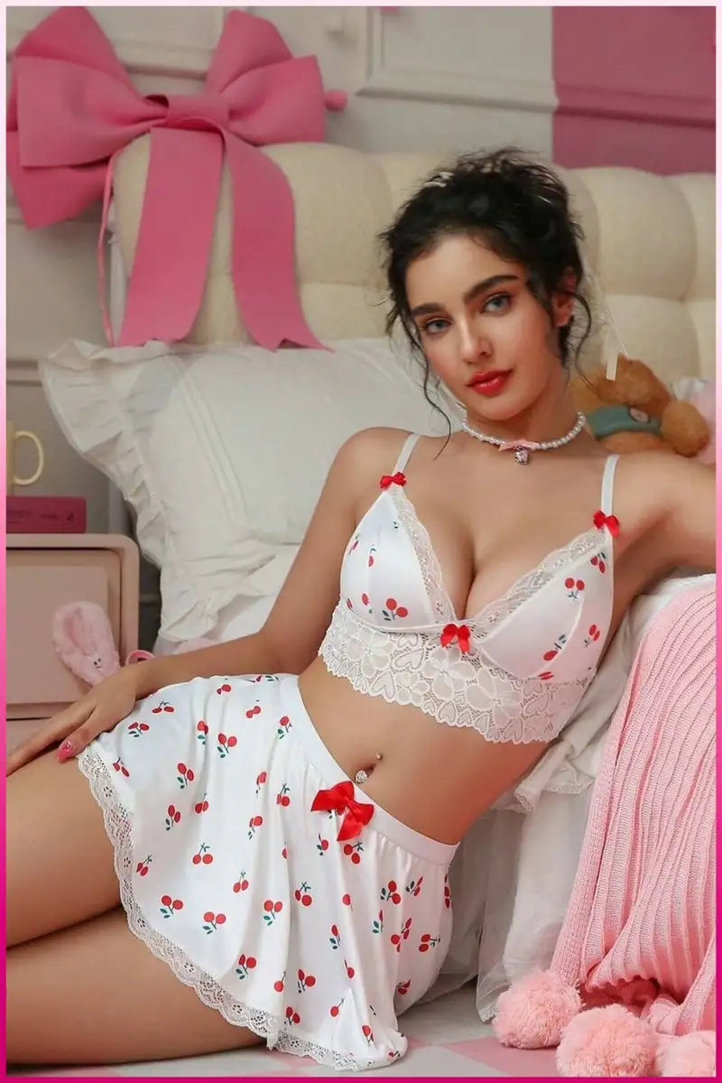 Kadın Kirazlı Fiyonklu Seksi Kostüm
